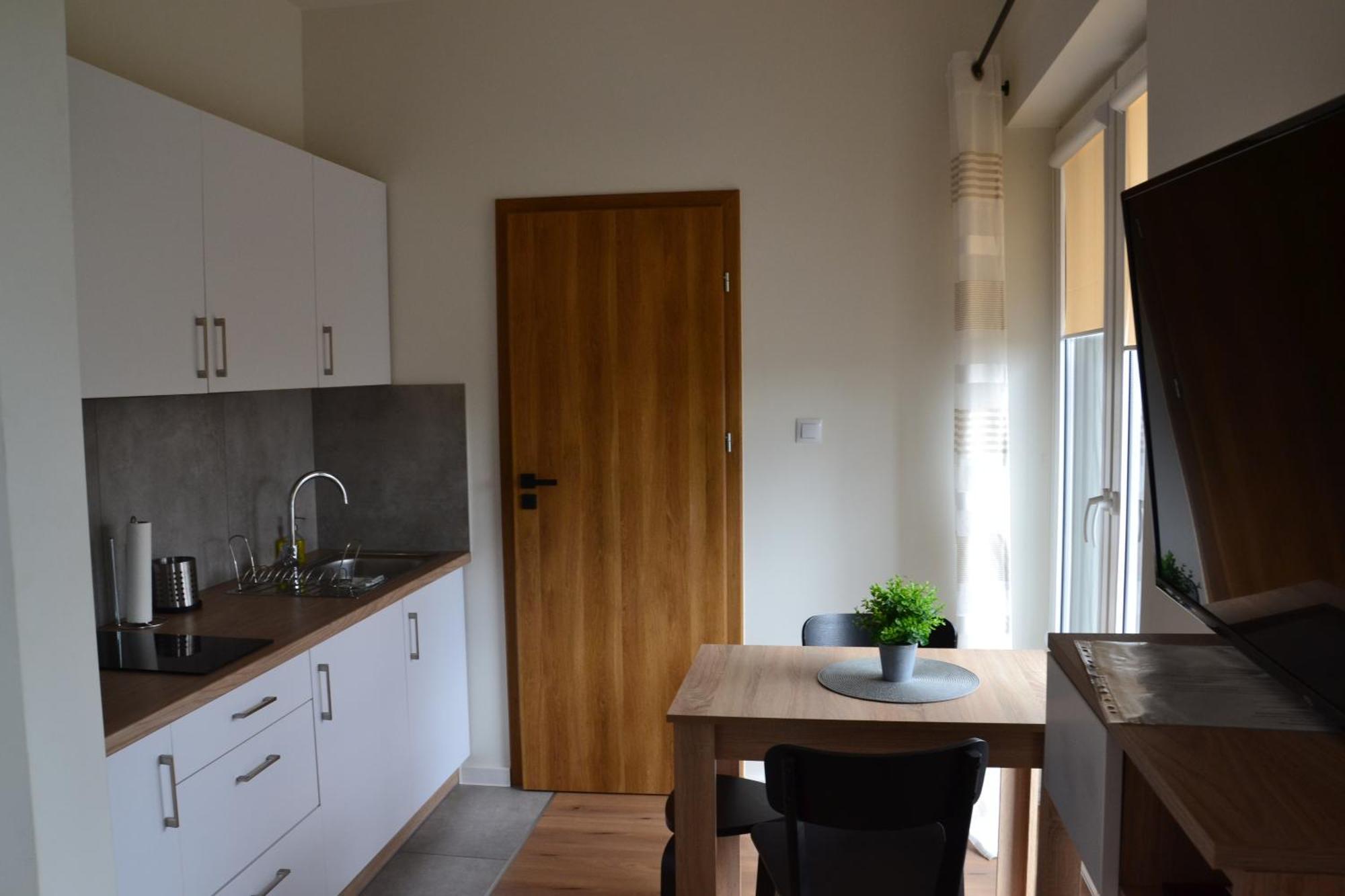 Apartamenty Na Ceglanej ออชเวียนชิม ภายนอก รูปภาพ
