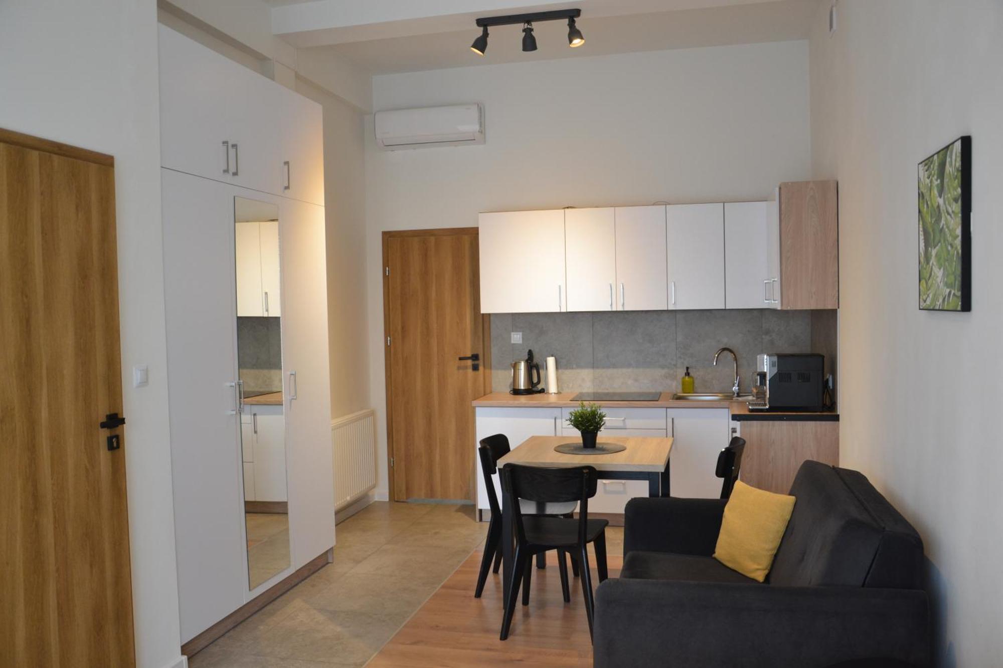Apartamenty Na Ceglanej ออชเวียนชิม ภายนอก รูปภาพ
