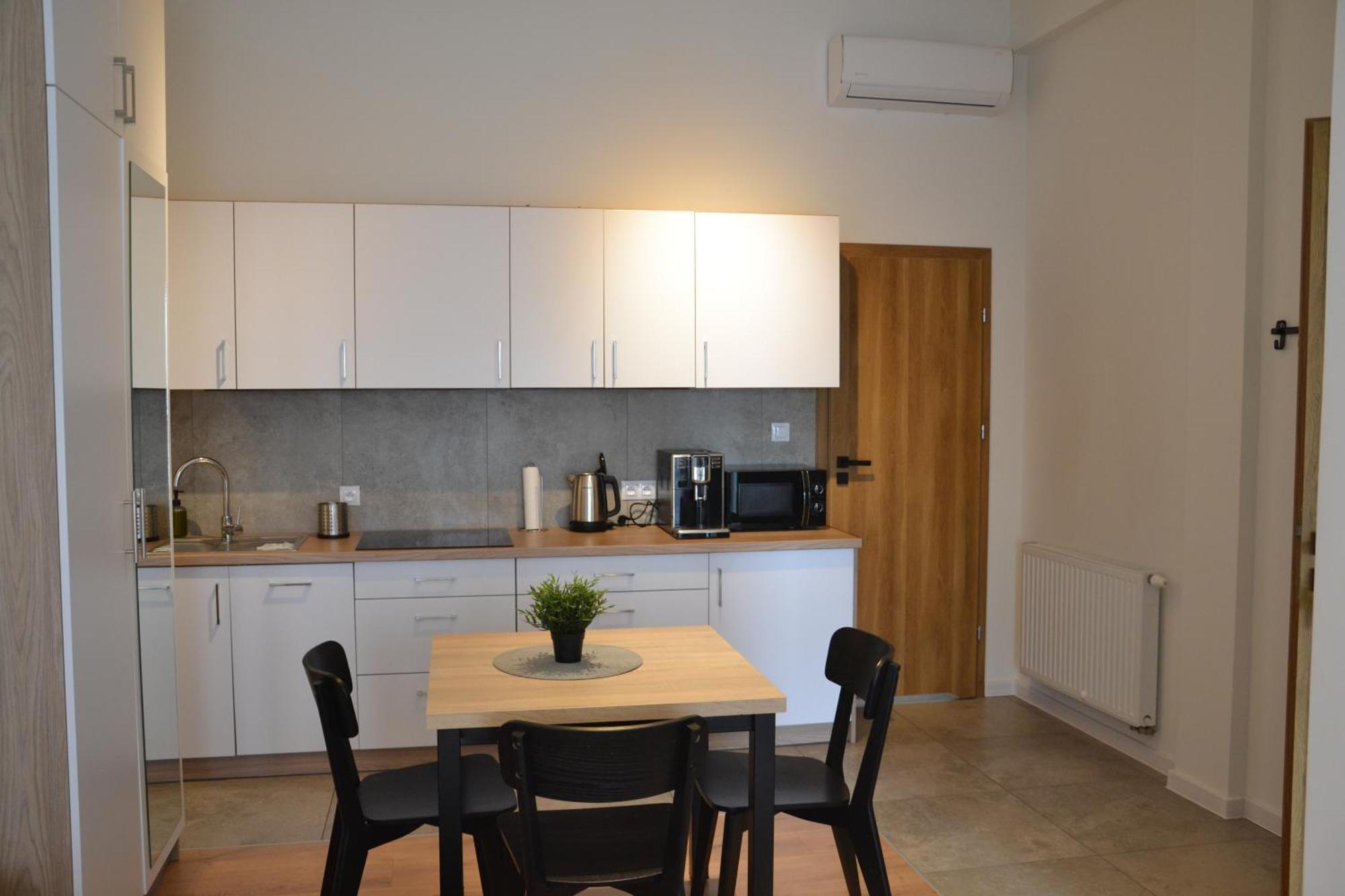 Apartamenty Na Ceglanej ออชเวียนชิม ภายนอก รูปภาพ