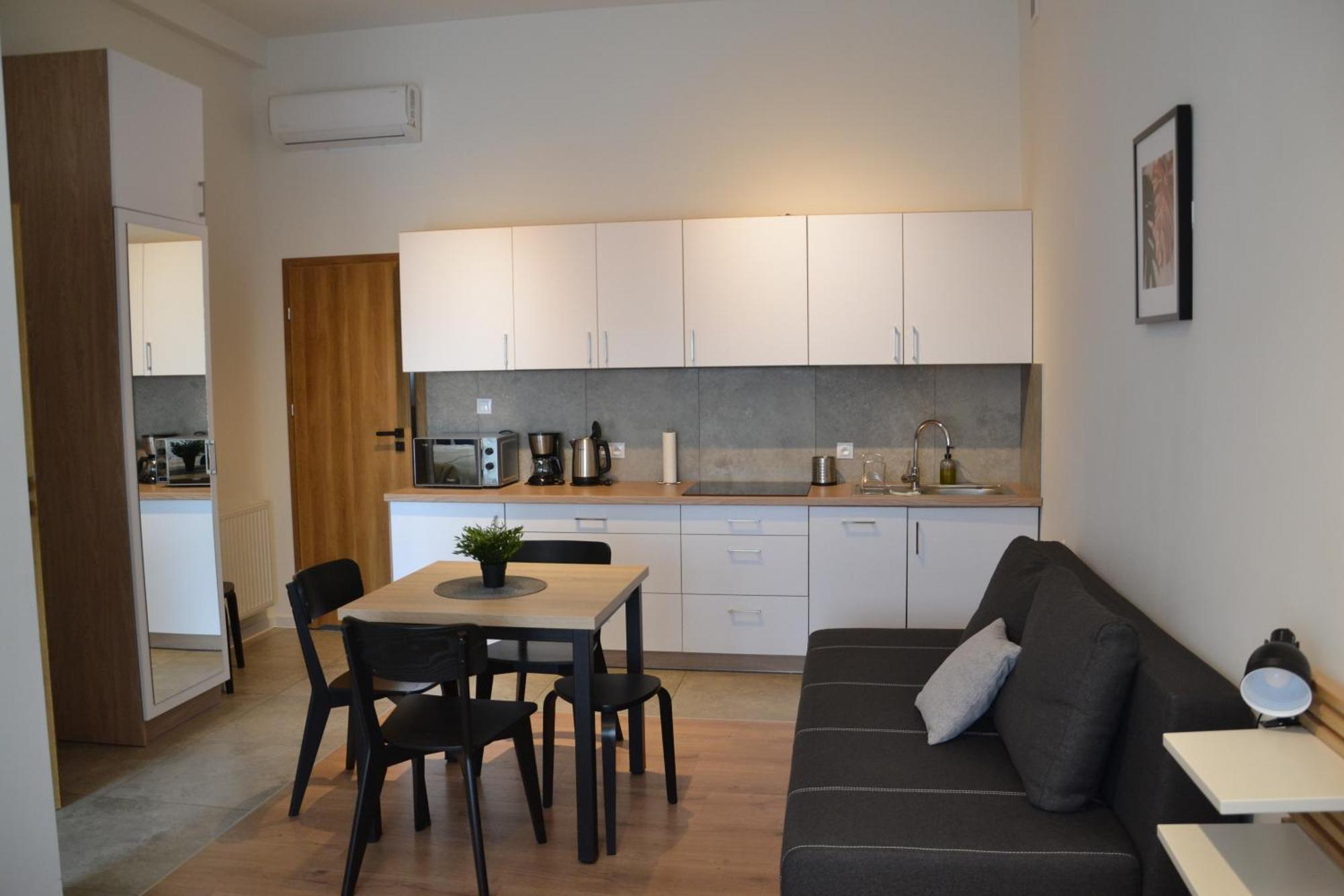 Apartamenty Na Ceglanej ออชเวียนชิม ภายนอก รูปภาพ