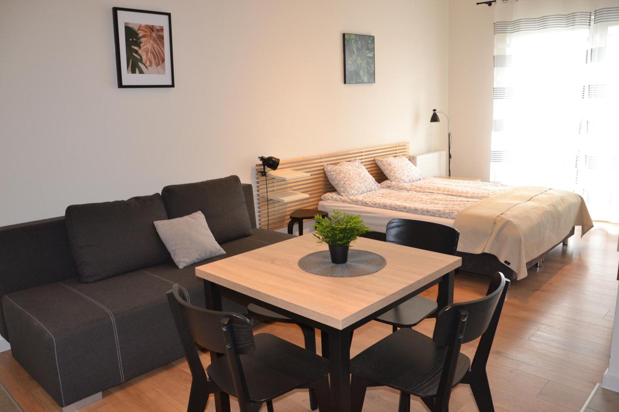 Apartamenty Na Ceglanej ออชเวียนชิม ภายนอก รูปภาพ