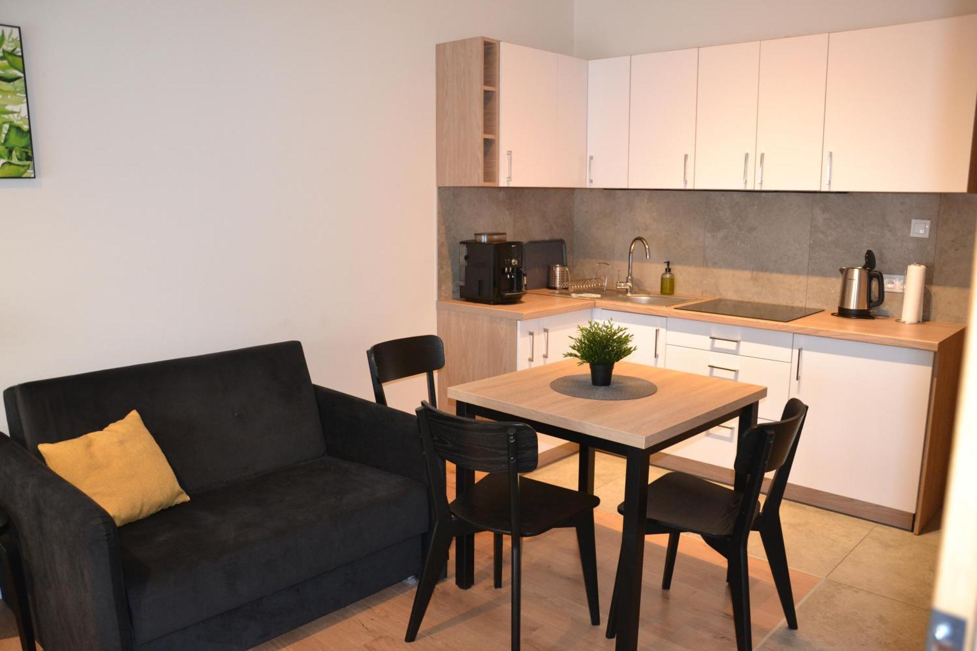 Apartamenty Na Ceglanej ออชเวียนชิม ภายนอก รูปภาพ