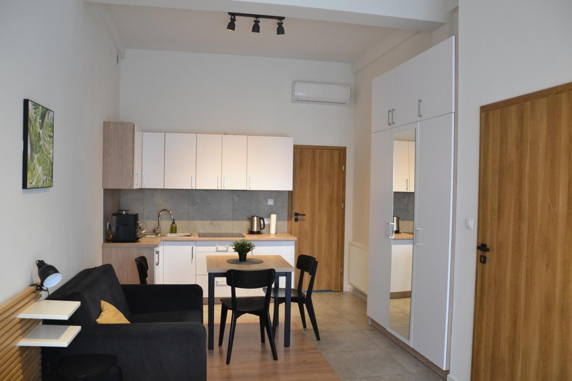 Apartamenty Na Ceglanej ออชเวียนชิม ภายนอก รูปภาพ